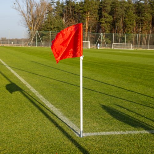 Flagi narożne na sprężynach wbijane, chorągiewki 4 sztuki